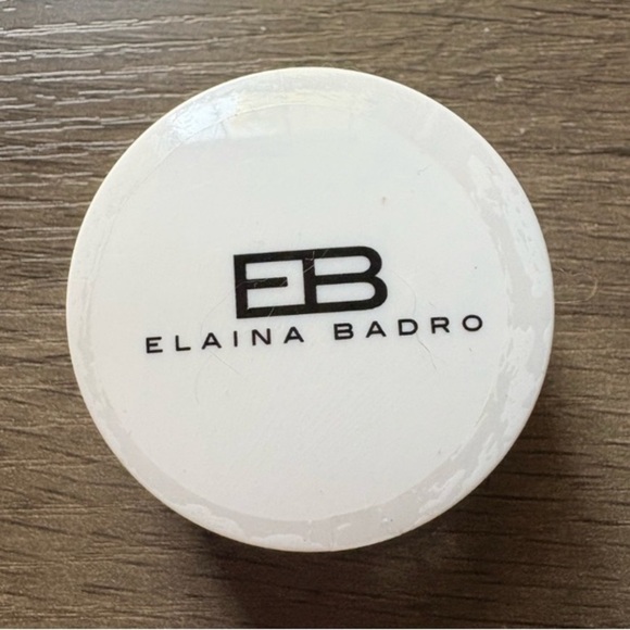 Elaina Badro NWT Loose Setting Powder Fair - Picture 2 of 3